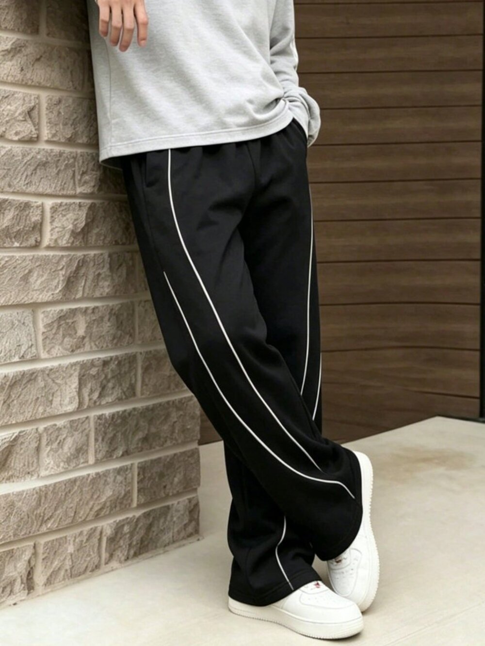 Black Sporty Men's Contrast Binding Loose Straight Track Pants